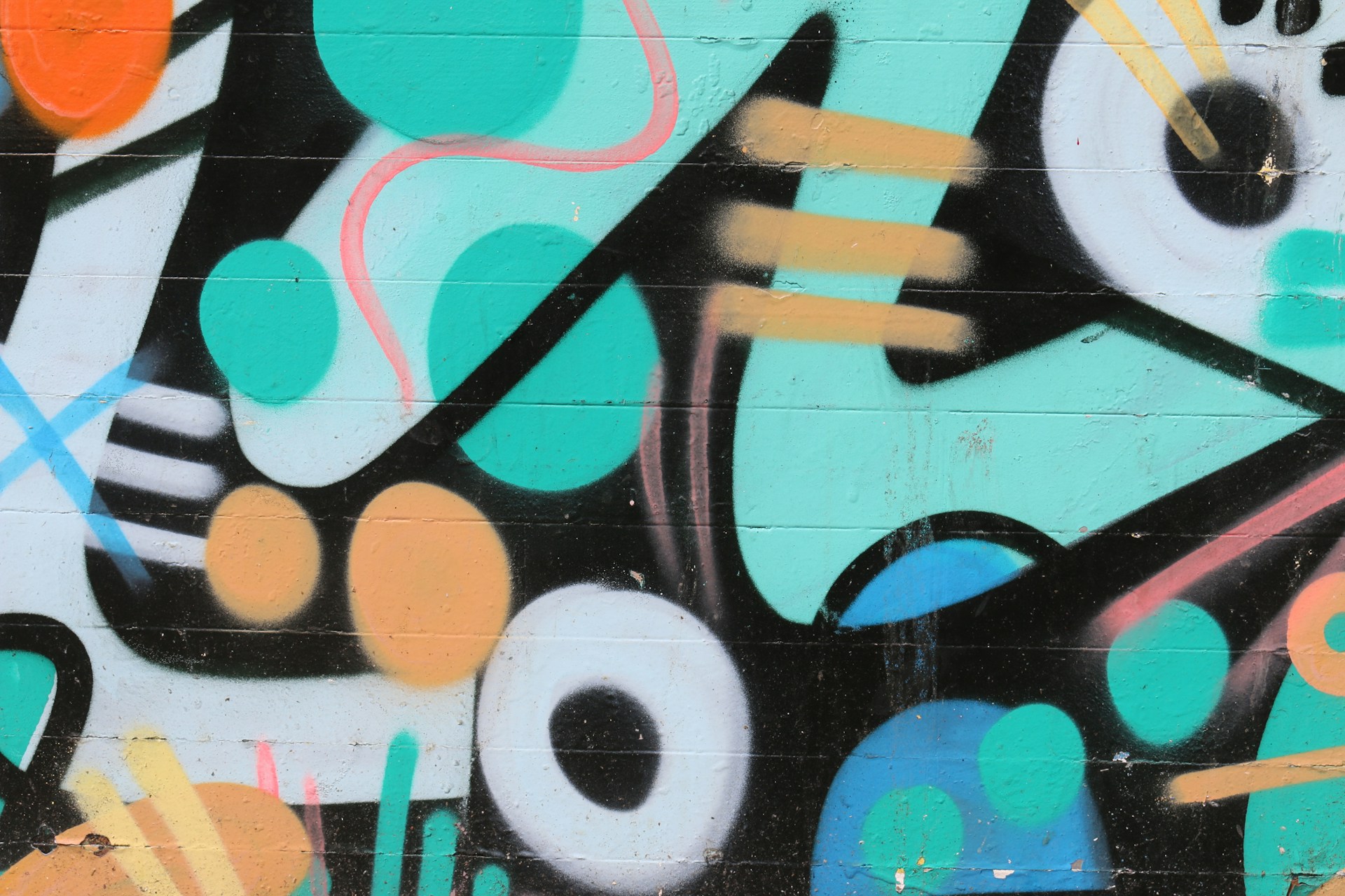 Best 13 Gravity Fonts for Your Urban Projects